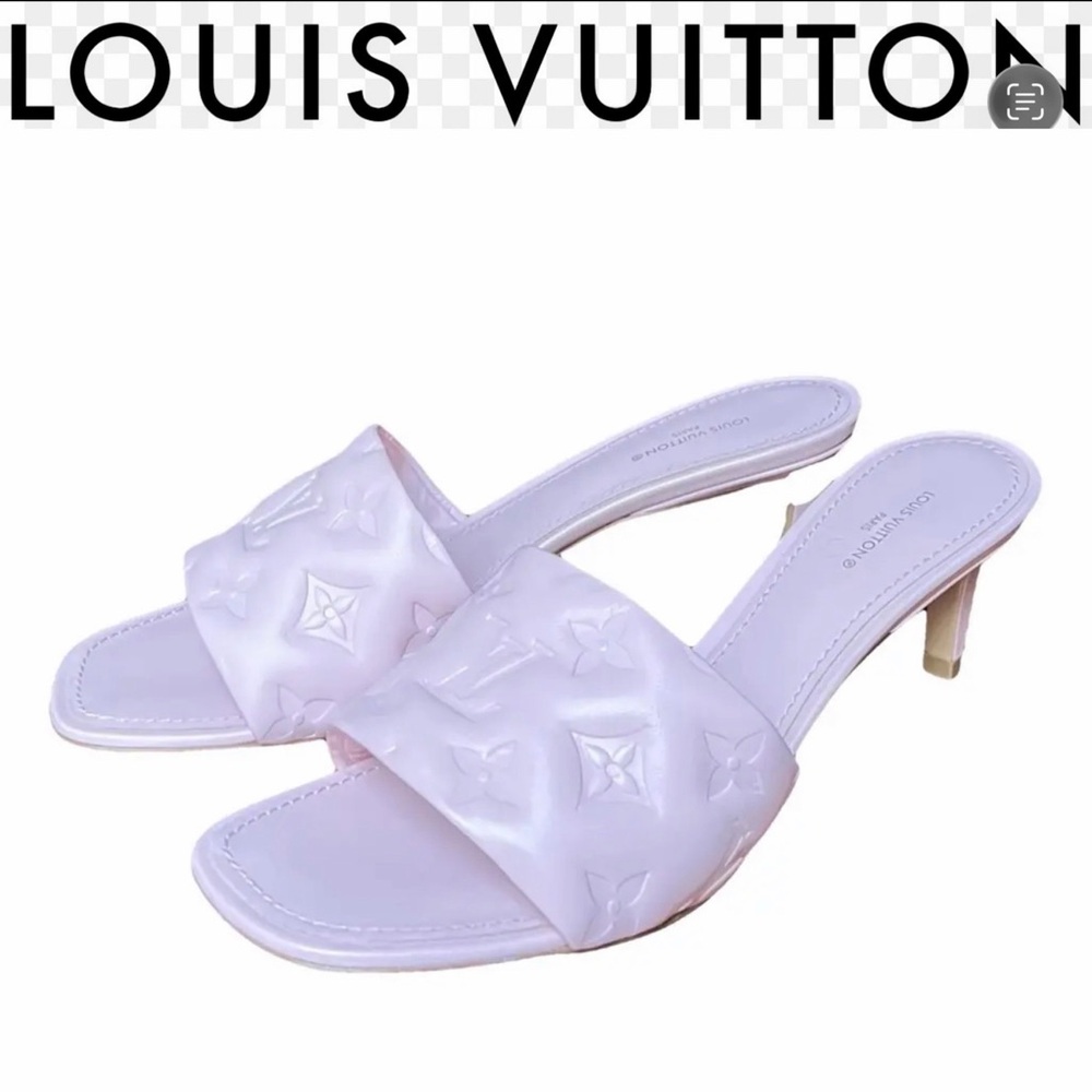 Louis Vuitton White Embossed kitten heels 💕